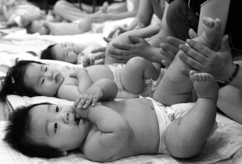 Kore'de doğum oranı hızla düşüyor